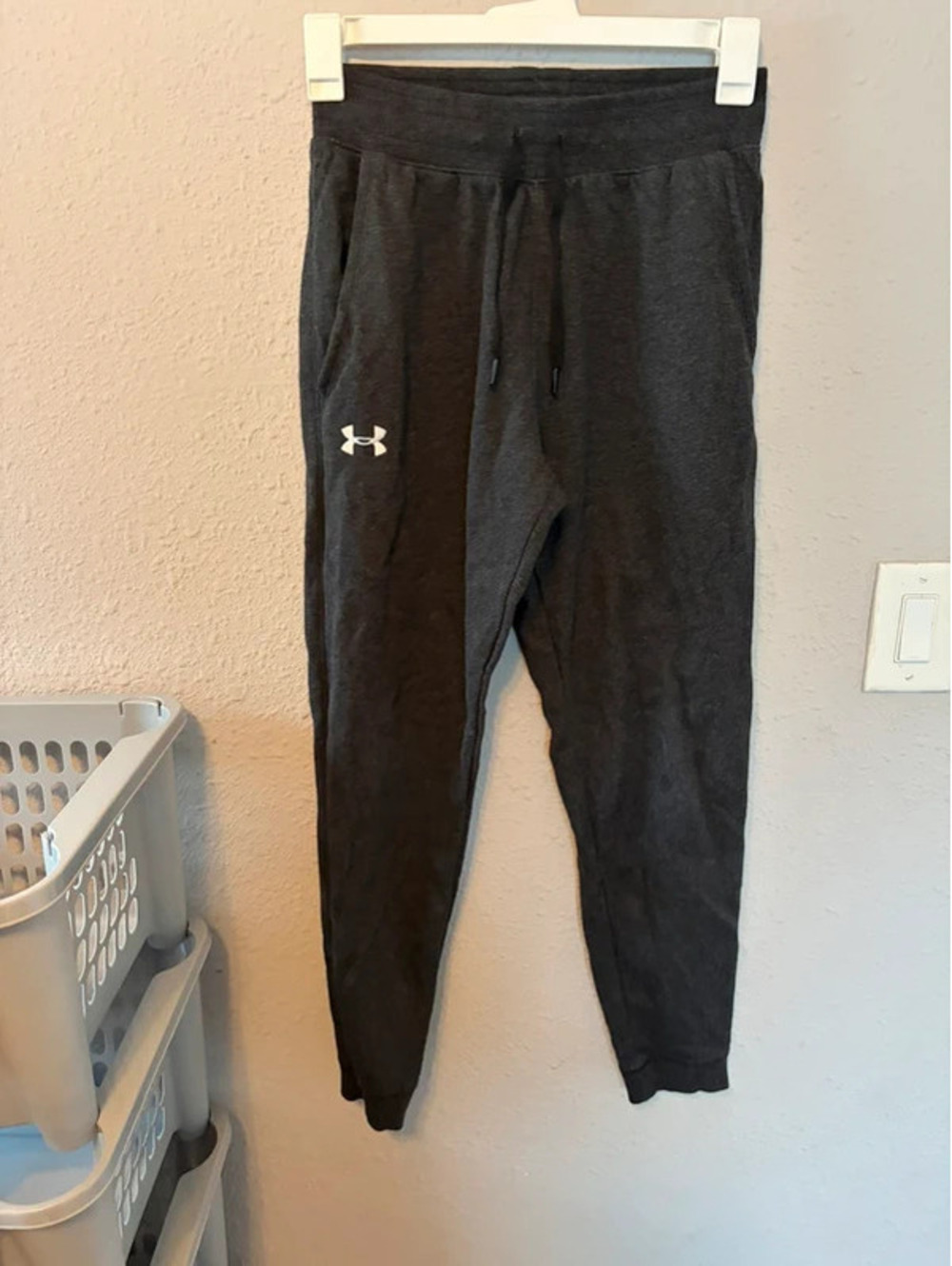 Under Armour dark grey joggers M.